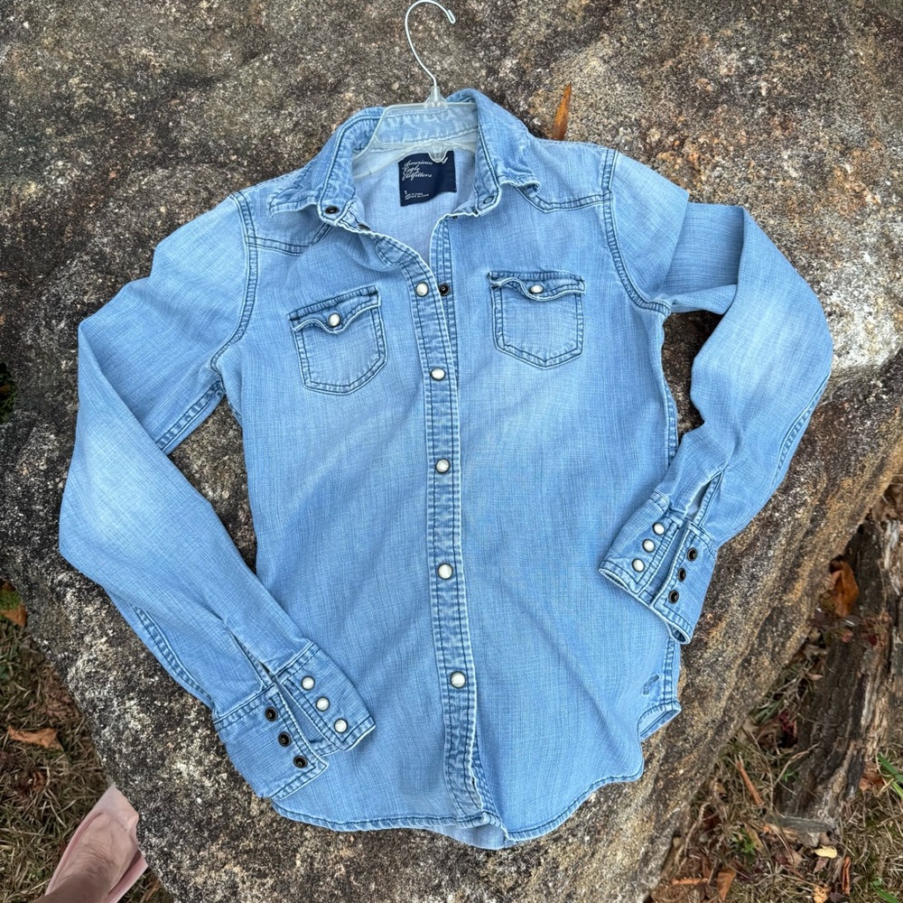 American Eagle Outfitters Light Blue Button Down Shirt